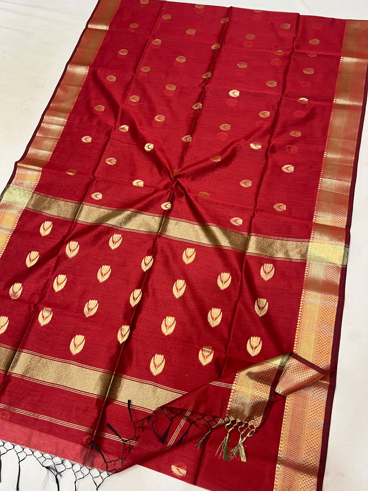 Red with Zari Border Semi Maheshwari Saree