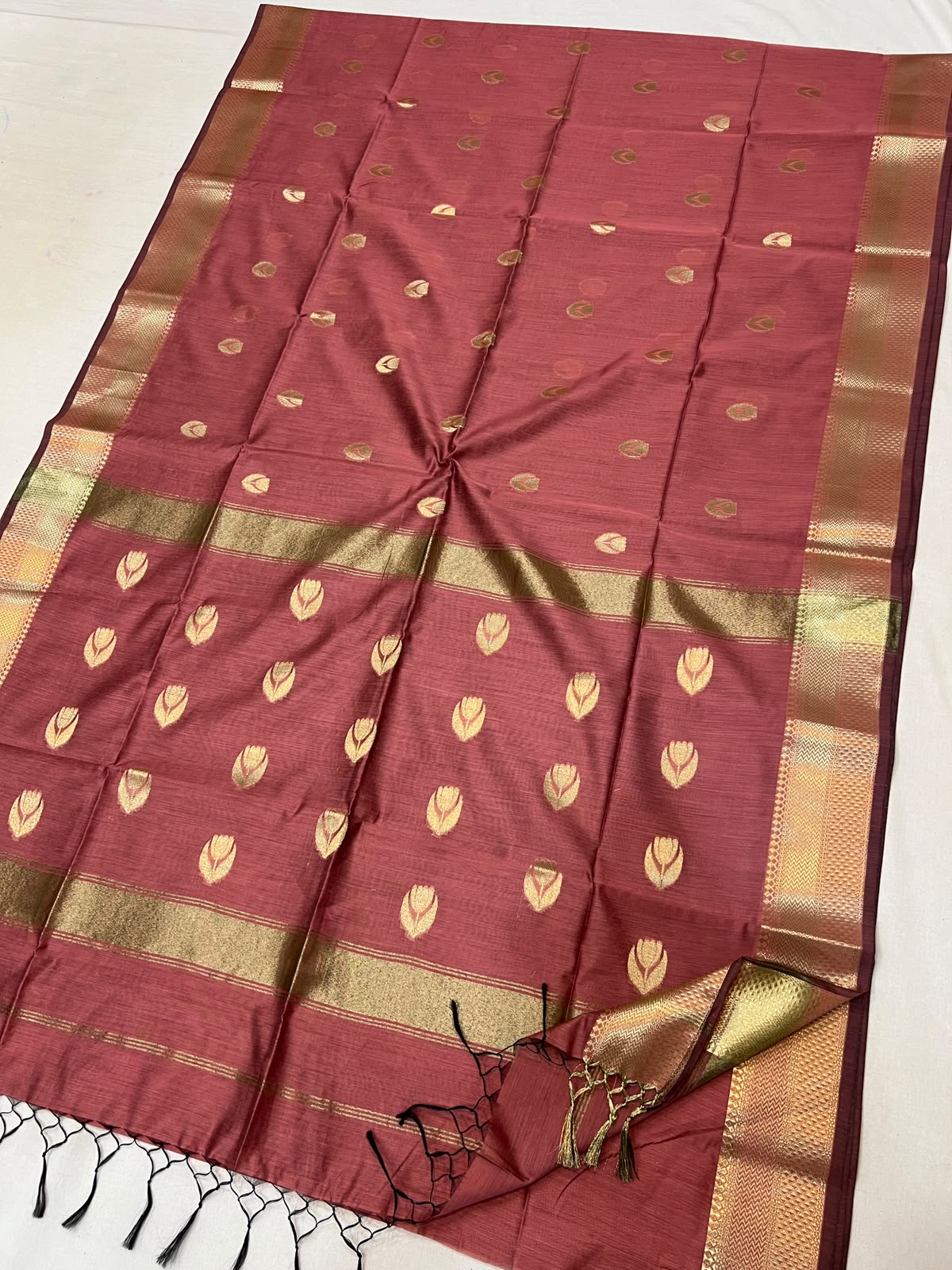 Dusty Rose Pink with Golden Zari Border Semi Maheshwari Saree