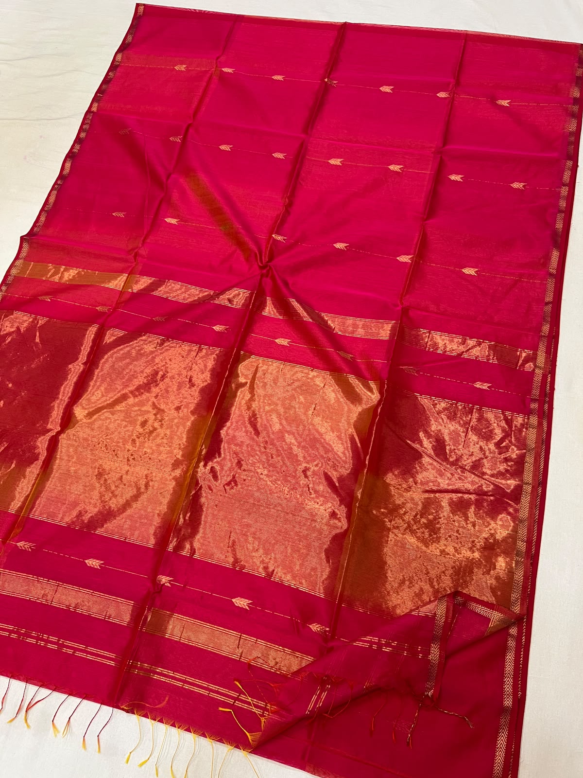 Trending Rani Pink Shaded & Golden Zari V Buti Striped Maheshwari Handloom Saree