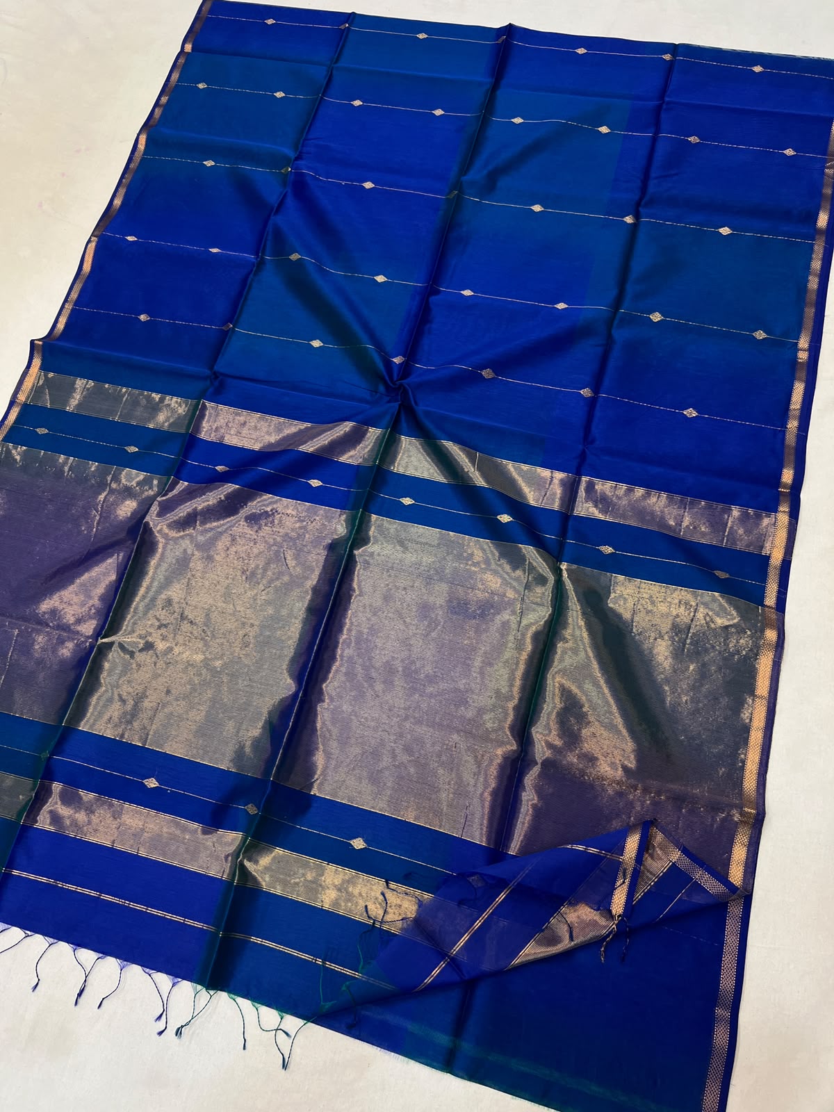 Royal Blue With Golden Zari Connecting Diamond Buti Striped Maheshwari Handloom Saree