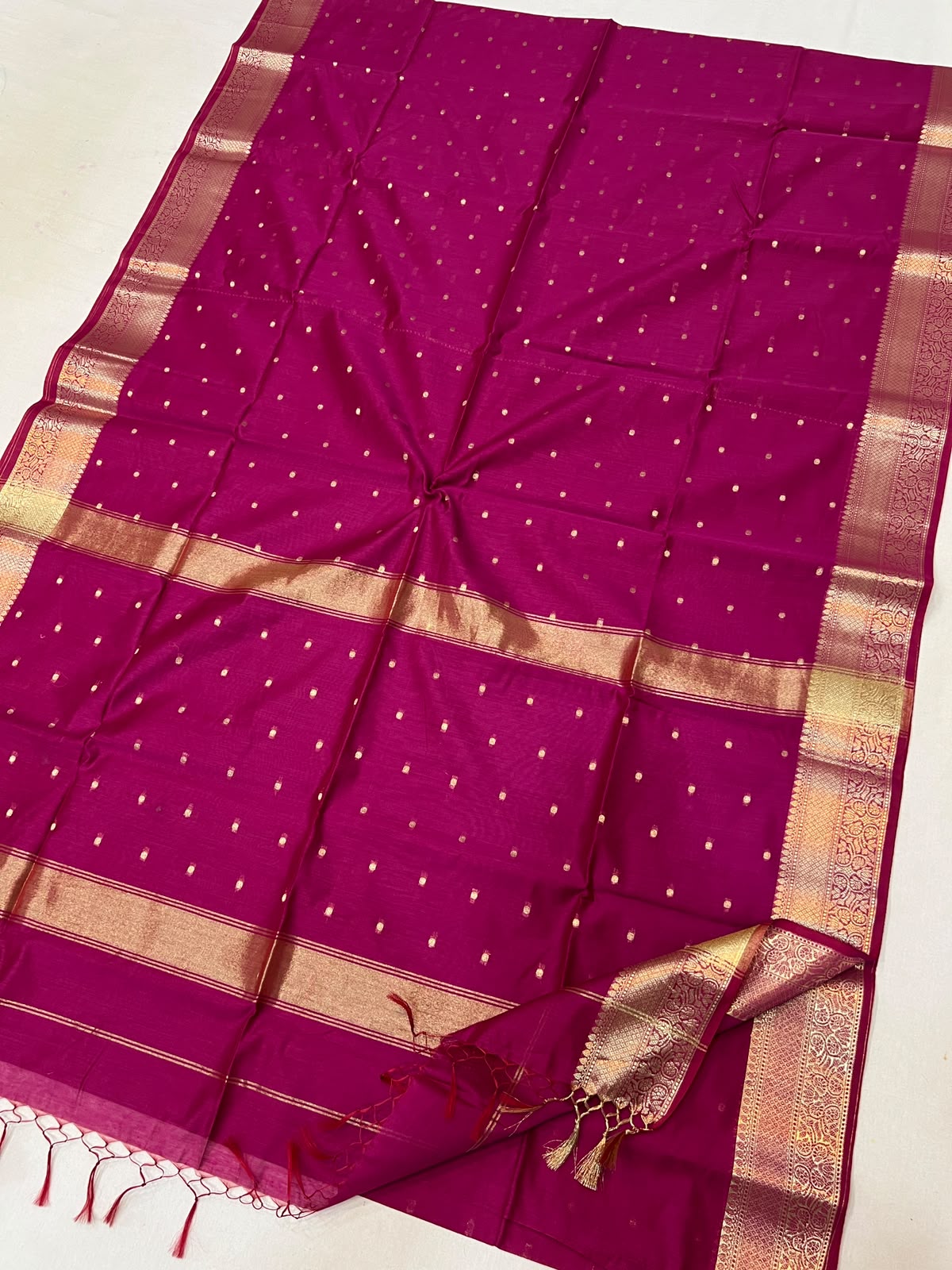 Magenta with Golden Zari Border Semi Maheshwari Saree