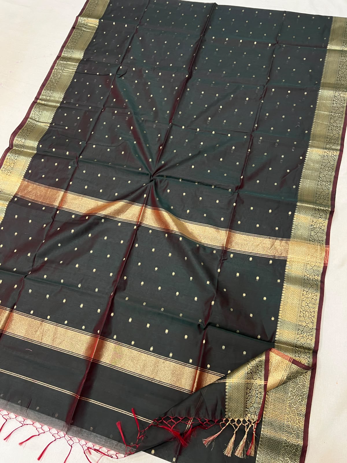 Dark Bottle Green with Golden Zari Border Semi Maheshwari Saree