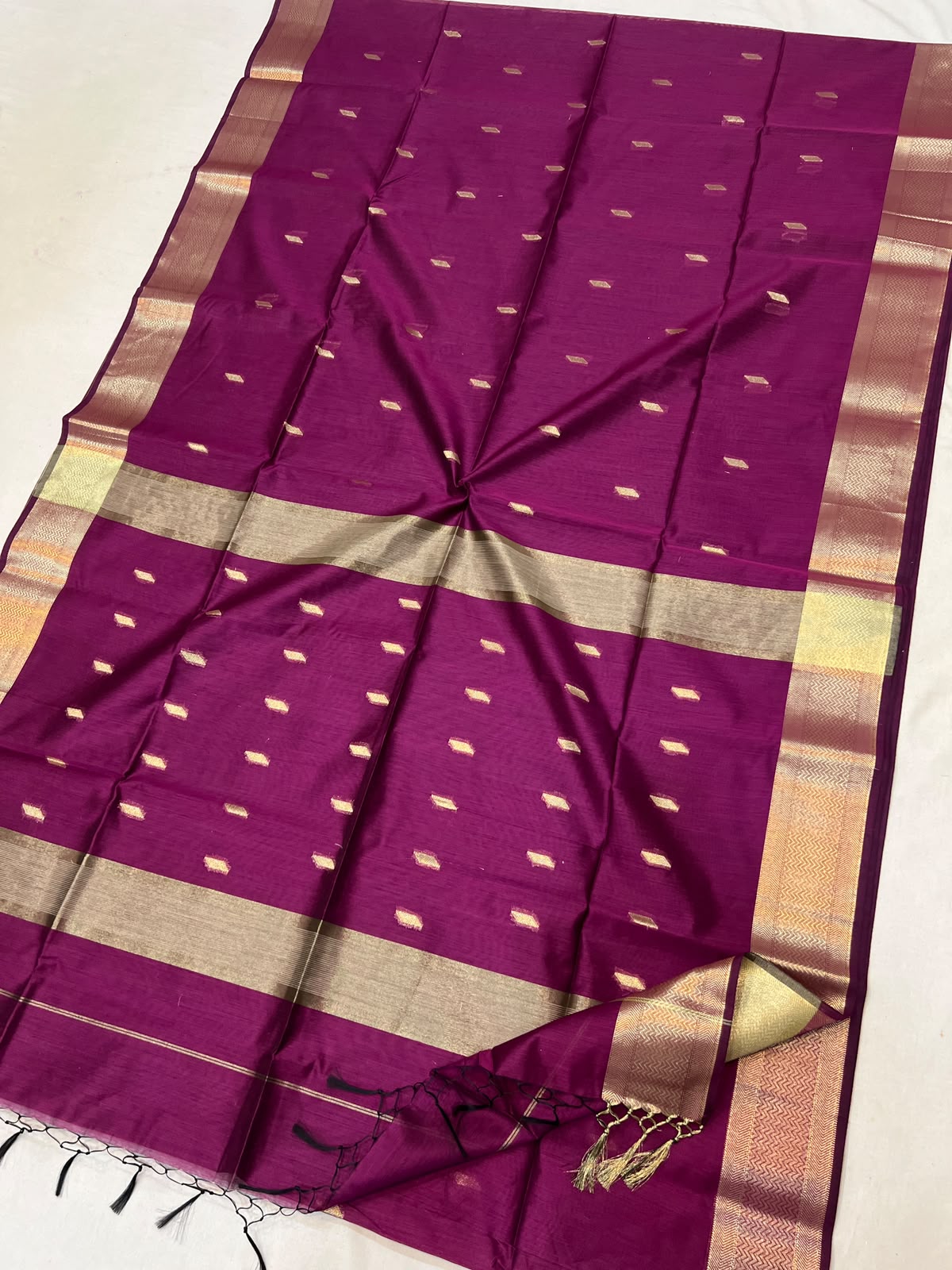 Magenta with Golden Zari Buti & Lahar Border Semi Maheshwari Saree