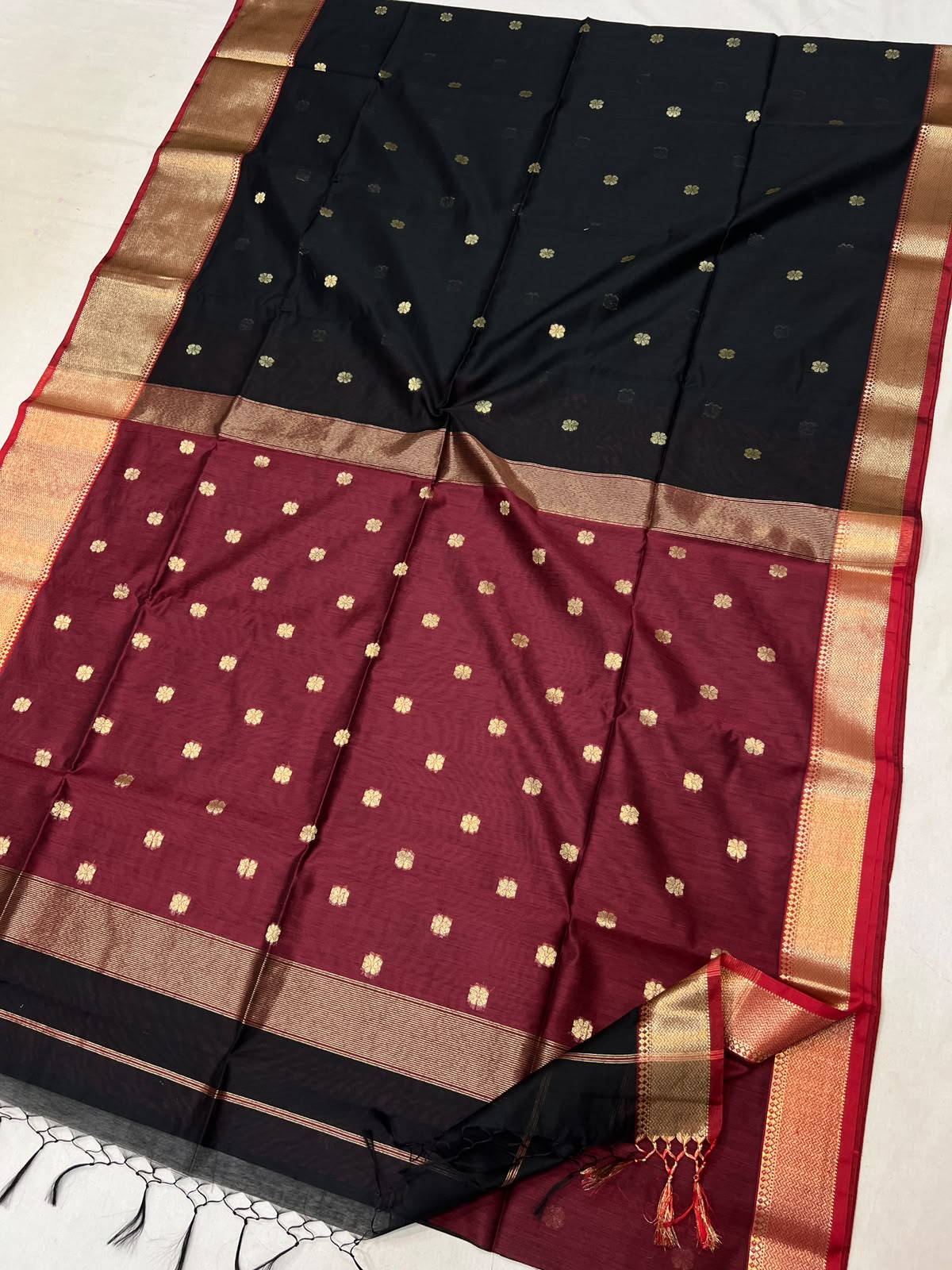 Black & Wine Red Skirt Big Border with Golden Zari Buti Semi Maheshwari Saree