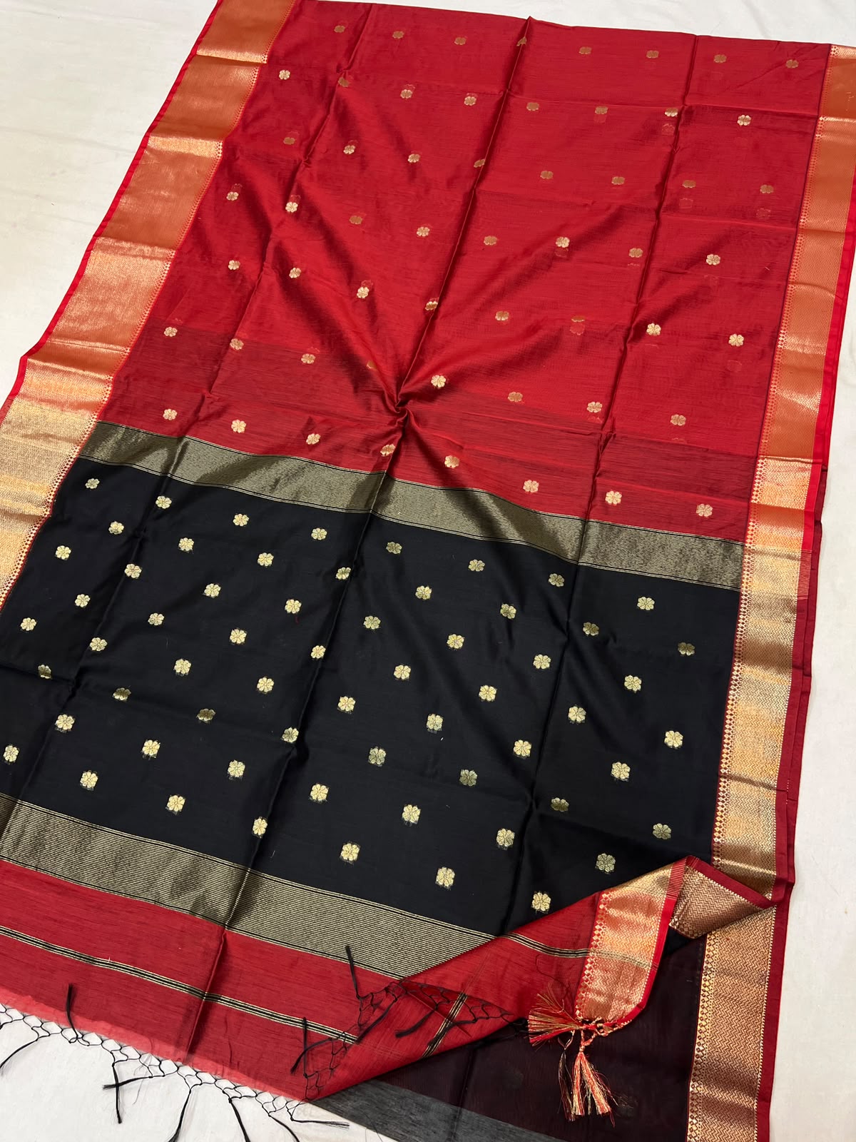 Red & Black Skirt Big Border with Golden Zari Buti Semi Maheshwari Saree